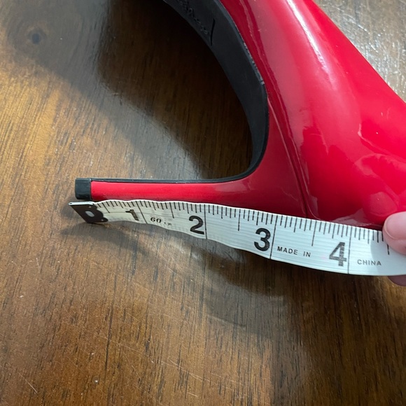 Red Heels - Picture 4 of 4